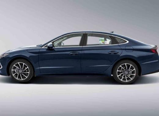 هيونداي سوناتا 2023 – لون كحلي