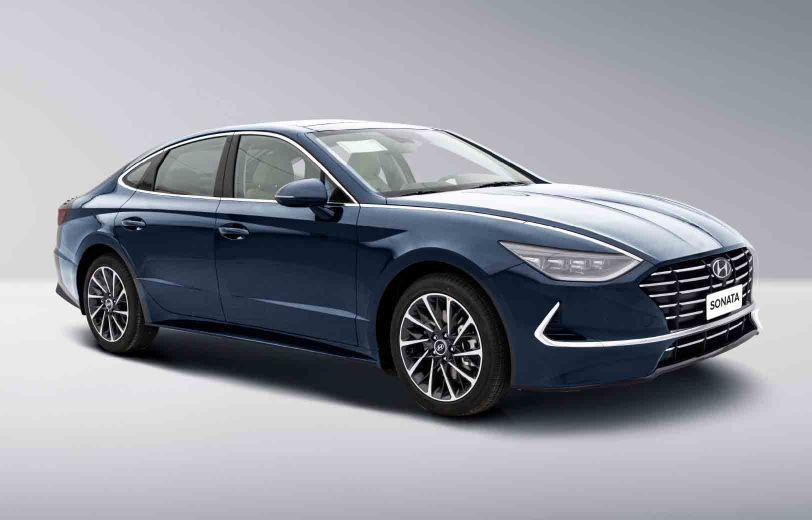 هيونداي سوناتا 2023 – لون كحلي
